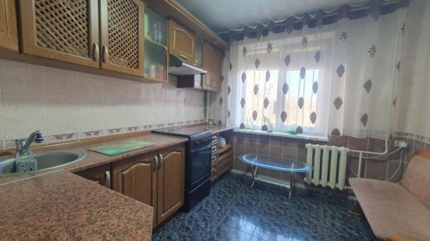 Затишна 3-кімнатна квартира на 5 Зарічному – Заходь і живи!